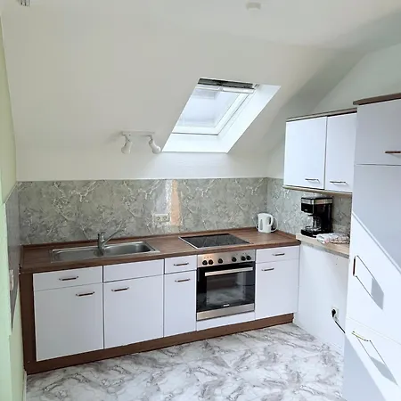 Balkon, Ruhe&nähe Zur Innenstadt Apartment *
